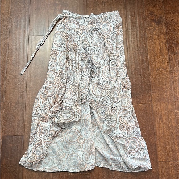 La Belle Ile Saint Barth Bathing Suit Cover-Up Ruffle Wrap Skirt, Size Small - Picture 3 of 9